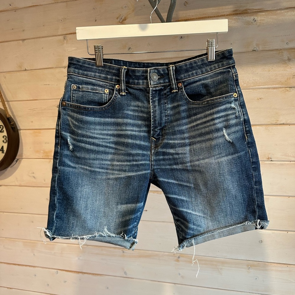 American Eagle | Men’s Move Free Athletic Airflex Denim Shorts